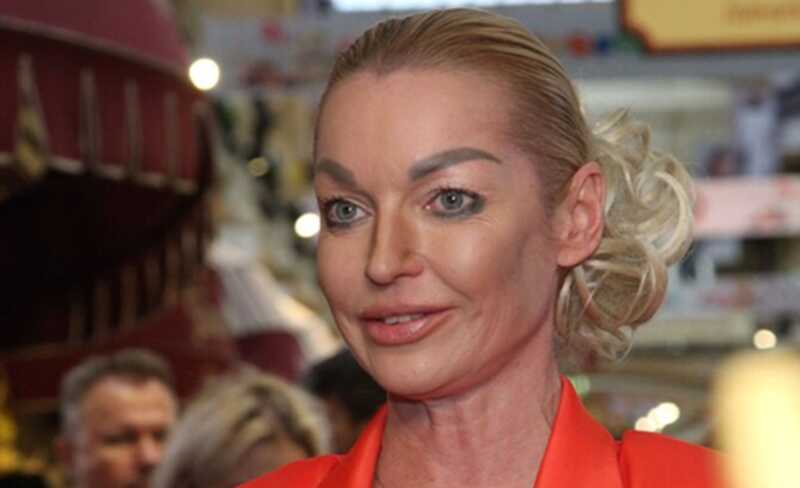 Анастасия Волочкова привлекла внимание на церемонии прощания с Юрием Григоровичем