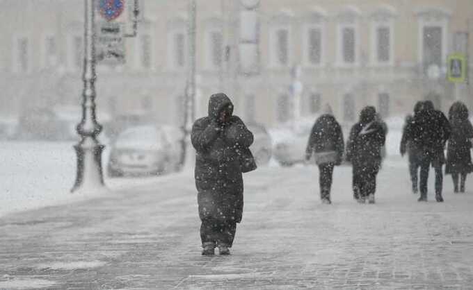 Петербуржцы ополчились на Смольный из-за неубранных дорог перед новым снегопадом