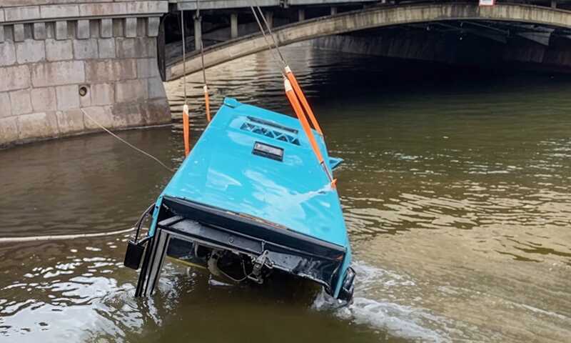 Суд в Санкт-Петербурге вынес приговор водителю автобуса, который упал в реку