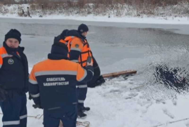 В Башкирии мужчина попытался набрать воду из реки и утонул