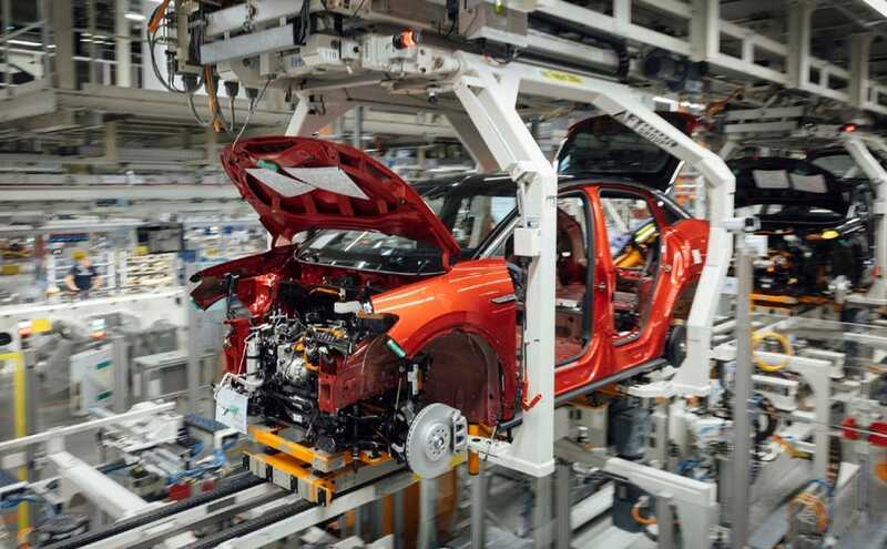 BMW и Mercedes сталкиваются с потерей прибыли: как кризис в Китае сказывается на автопроизводителях
