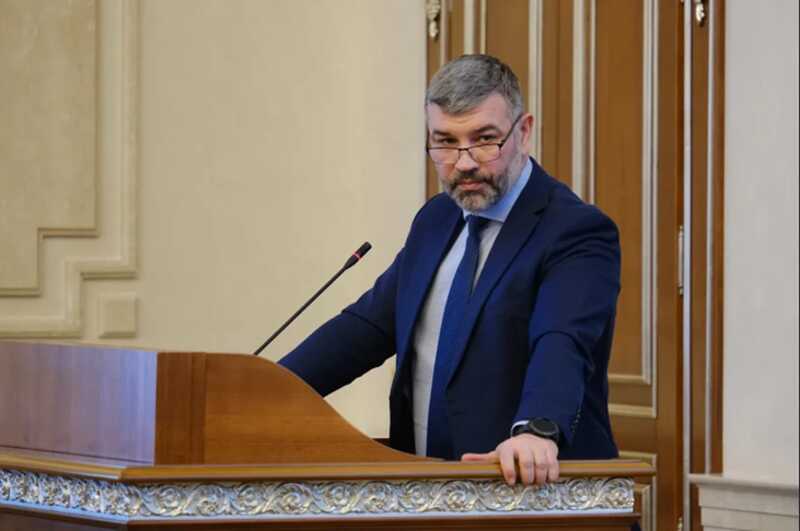 Министра промышленности и торговли Новосибирской области подозревают в злоупотреблении полномочиями
