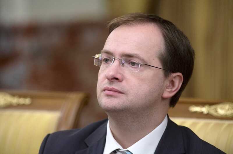 В Стамбуле Владимир Мединский оставил без внимания неудобный вопрос о Путине