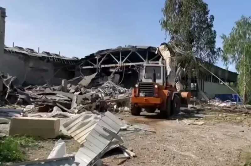 Пострадавшего в результате взрыва на свечном заводе пришлось транспортировать в реанимацию в Уфу на вертолете