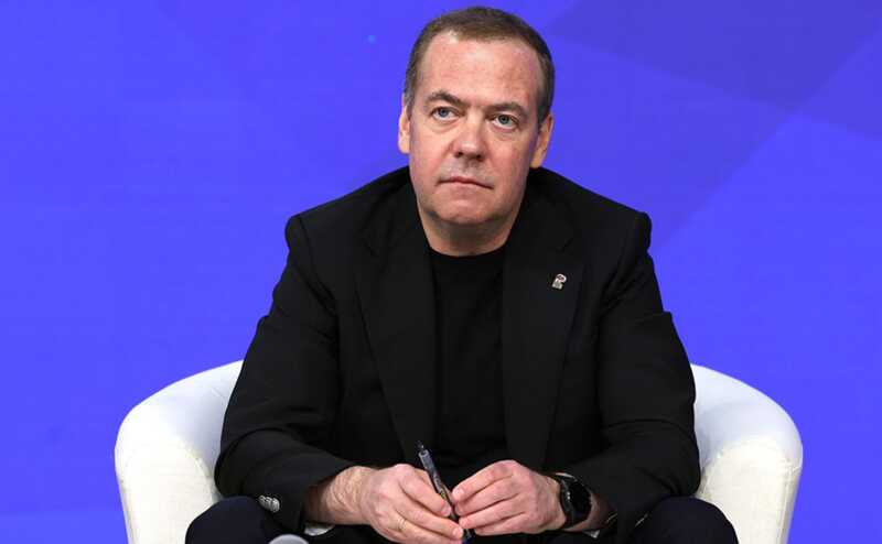 Фондовая прачечная: как Медведев задействует пропаганду и страх для легализации миллиардов через фондовую прачечную