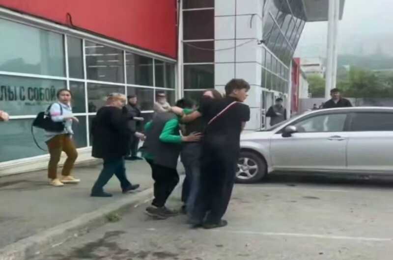 В городе Владивостоке в гипермаркете «Реми» случилась утечка газа