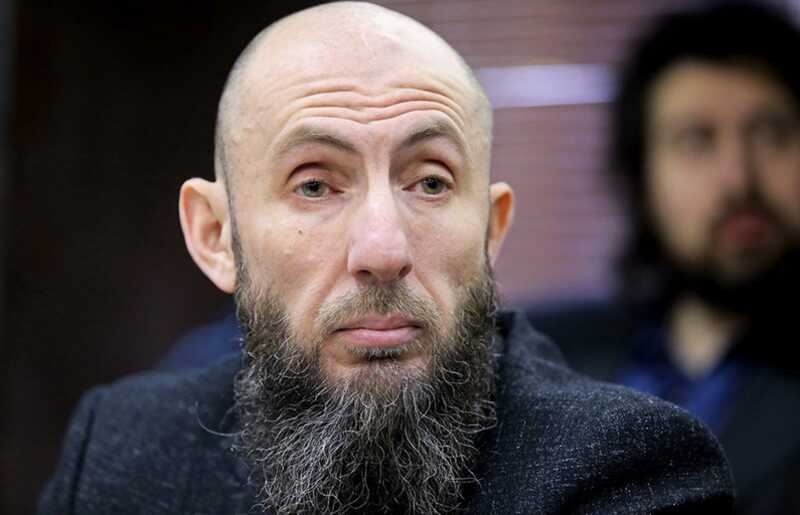 Обвиняемый в трате Кехман после предъявления обвинений пришёл на литургию вместе с митрополитом