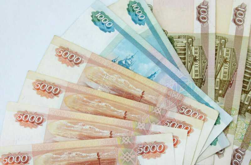 В Амурской области девушка выкинула 6 миллионов рублей в окно