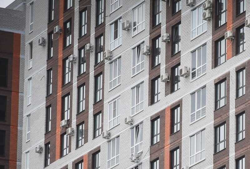 Квартира в Уфе забита хламом до такой степени, что пенсионер вынужден пользоваться балконом