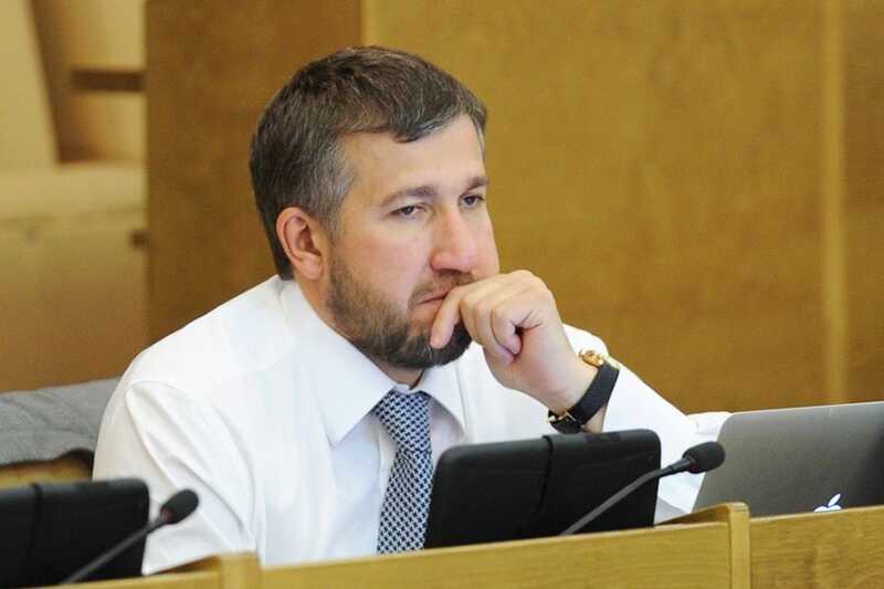 Депутат Григорий Аникеев возможно является отцом дочери Валерии Федякиной, которая родилась в СИЗО