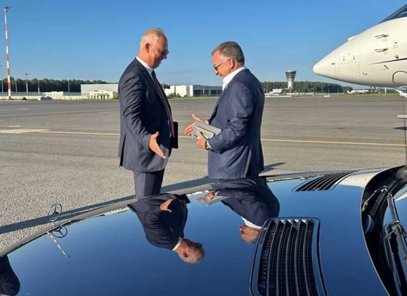Кирилл Дмитриев разместил фотографию с представителем Трампа на встрече в Аляске