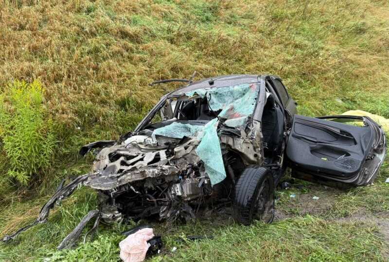 В Орловской области при лобовом столкновении автомобилей четыре человека погибли