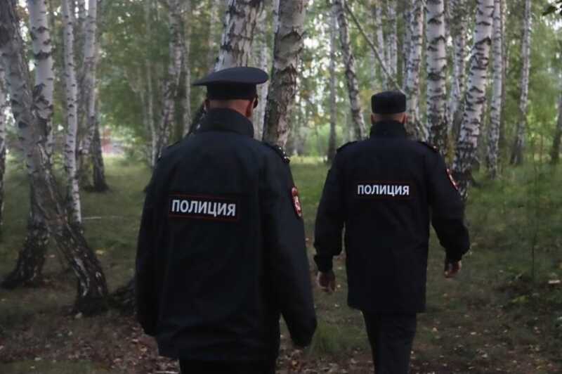 В Ленинградской области женщина обнаружила 9 кг мефедрона во время прогулки по лесу