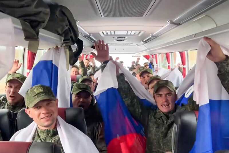 Самолёт с 146 российскими военнослужащими, возвращёнными в результате обмена, приземлился в Подмосковье